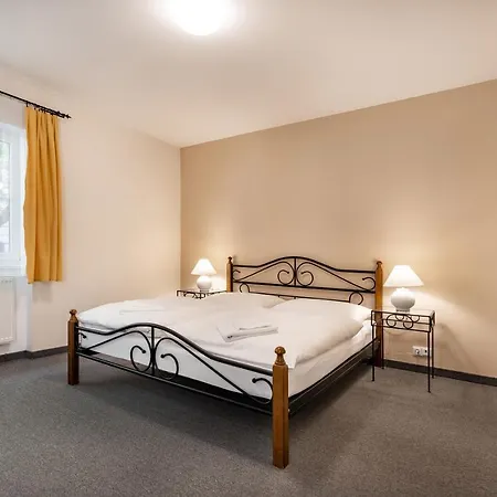 アパートホテル Apartma La Provence 3*