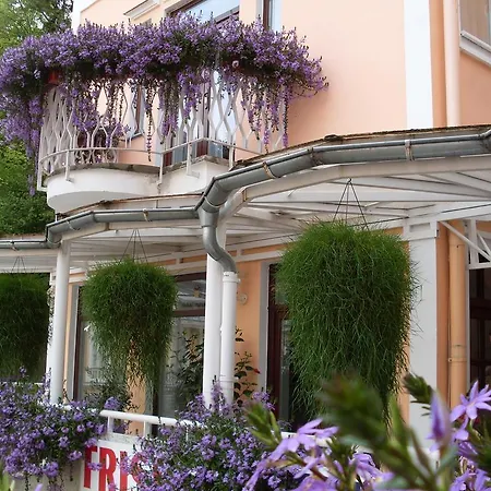 Apartma La Provence 3*