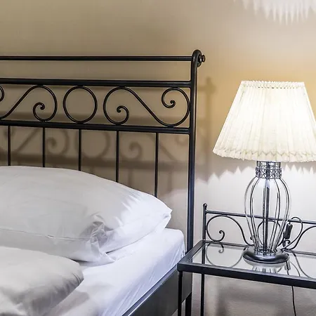 Apartma La Provence Aparthotel 3*